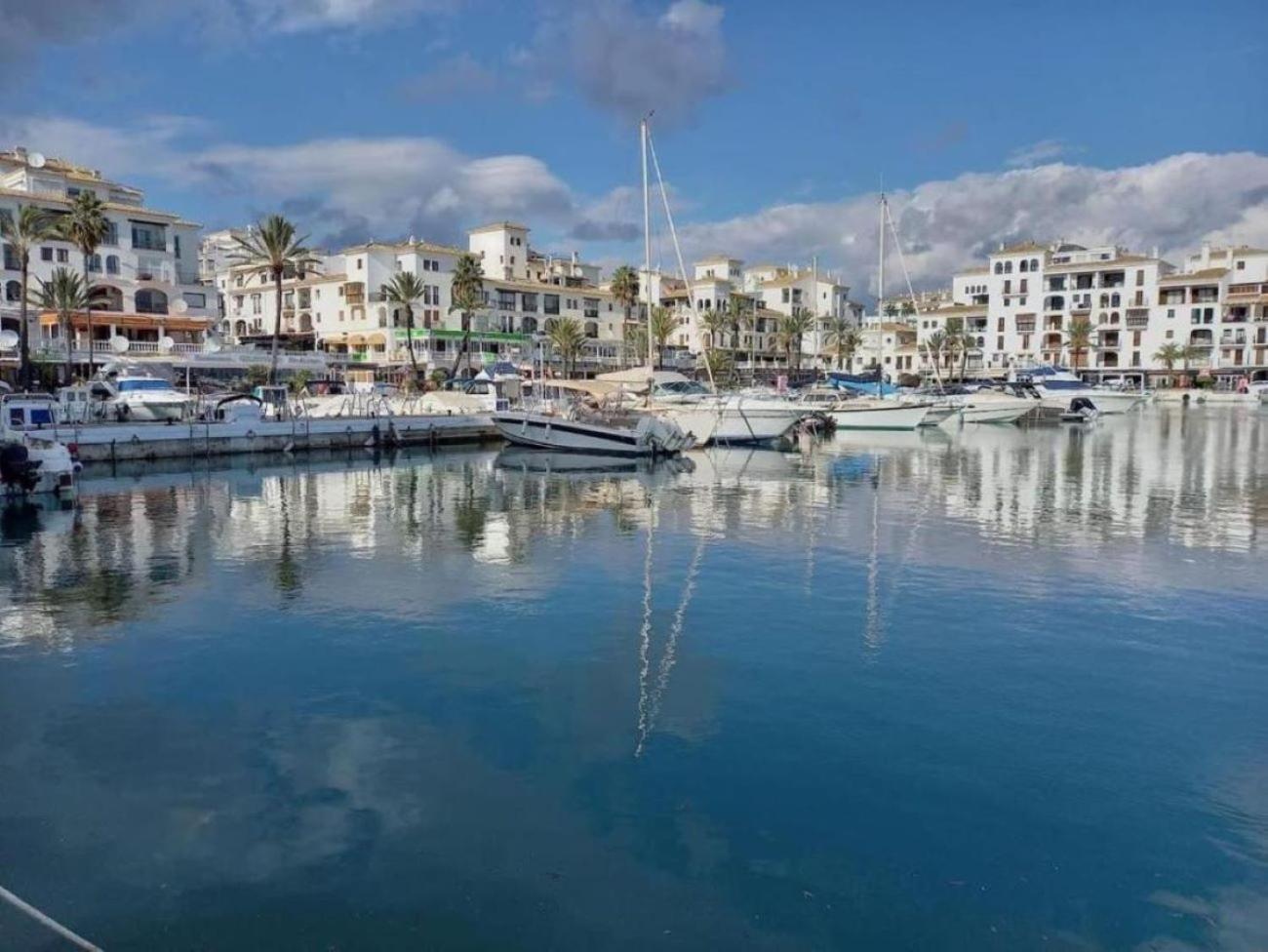 Duquesa Port Apartment Manilva Bagian luar foto